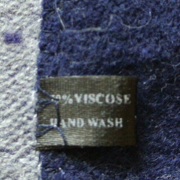 Supersoft Stag Scarf Scottish Soft Touch Reversible Shawl with Short fringe-Navy - Picture 6 of 7